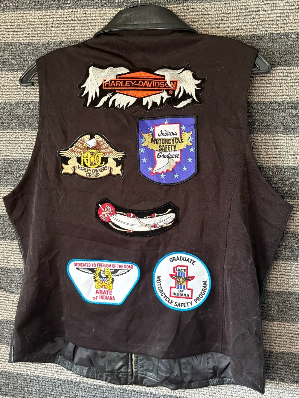 Wilsons Leather Black Leather Zip-Front Vest Motorcycle Patches Women’s Large